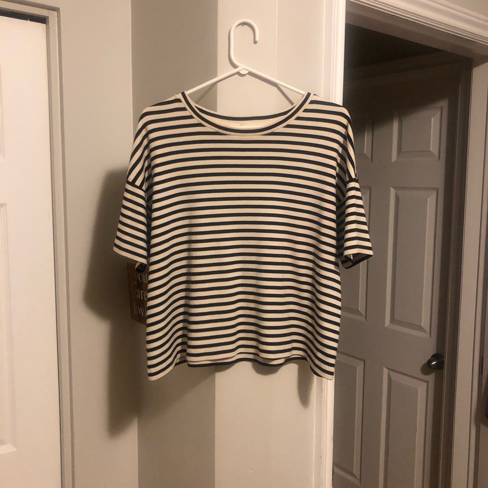 3/20$ Lou & grey (Nordstrom) organic cotton tee